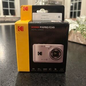 KODAK PixPro FZ45 digital camera